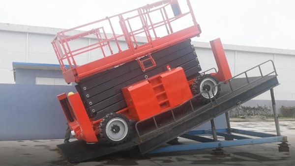 Self-Propelled Rough Terrain Scissor Lift, XDW Series